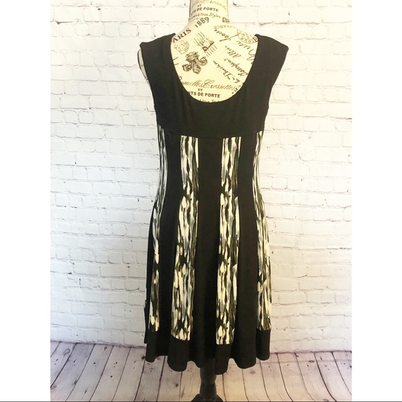 FINAL PRICE Connected Black and White A-Line Dress - Picture 2 of 4